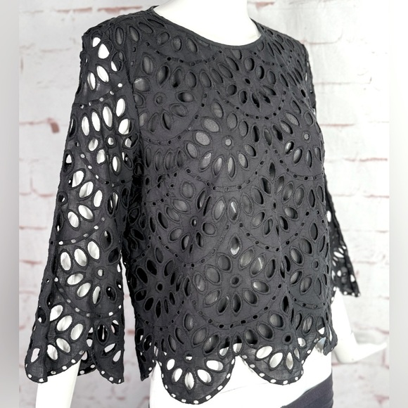 ANN TAYLOR MP Black Cotton Scalloped Eyelet 3/4 Bell Sleeves Medium PETITE Top - Picture 2 of 15